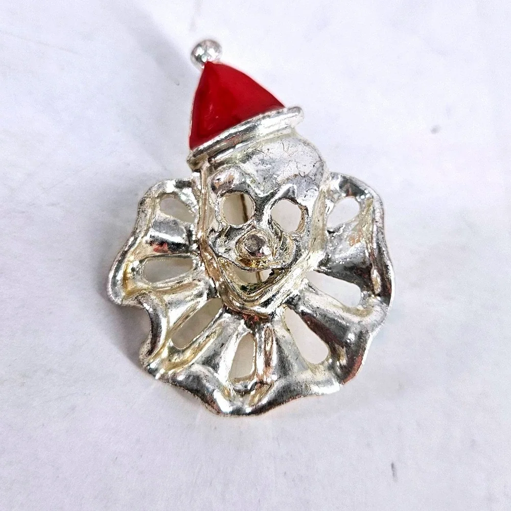 Vintage Silver Tone Clown Brooch Red Enamel Hat Pierrot Pin Novelty Jewelry 1.5